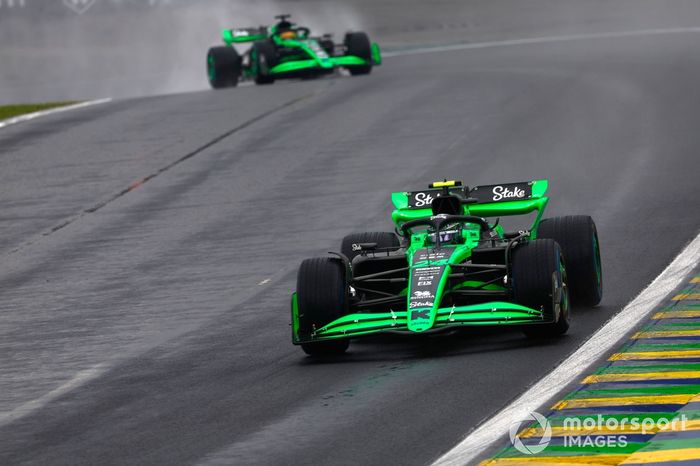 Zhou Guanyu, Stake F1 Team KICK Sauber C44 