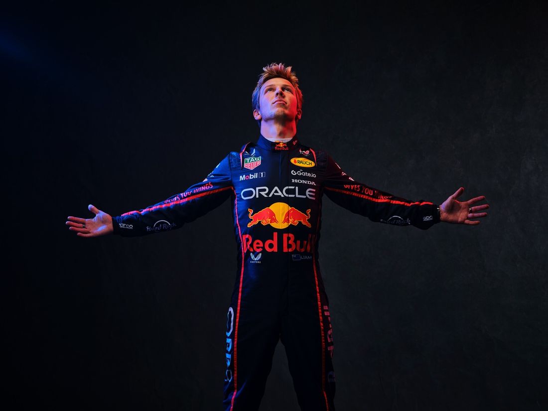 早い者勝ち！！Red Bull BORA スキンスーツMサイズ ギャラリー】レッドブルの2025年仕様のレーシングスーツ F1