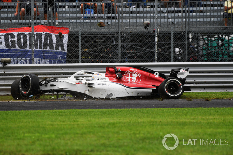 Marcus Ericsson, Sauber C37 crash