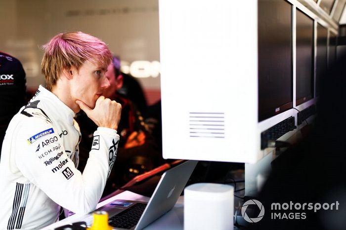Brendon Hartley, Dragon Racing in the garage