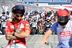 Paseo en ciclomotor 50cc de época