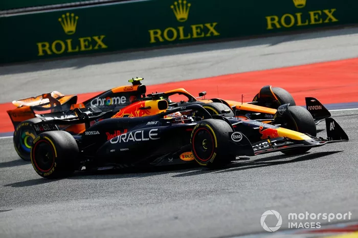 Max Verstappen, Red Bull Racing RB20, Lando Norris, McLaren MCL38, batalla por el liderato