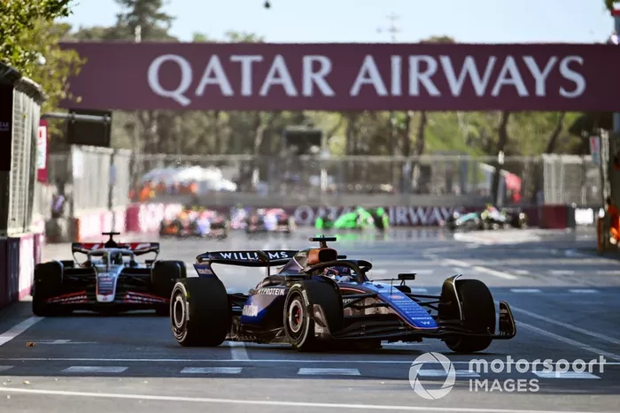 Alex Albon, Williams FW46, Oliver Bearman, Haas VF-24