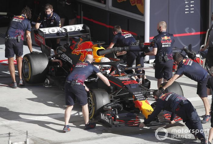 Max Verstappen, Red Bull Racing RB16B 