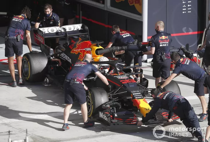Max Verstappen, Red Bull Racing RB16B 