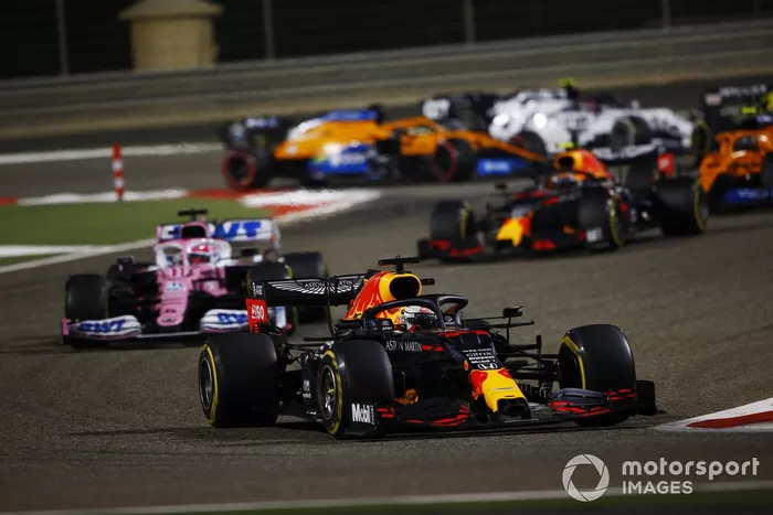 Max Verstappen, Red Bull Racing RB16, Sergio Pérez, Racing Point RP20, Alex Albon, Red Bull Racing RB16