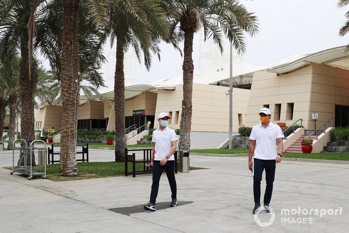 Lando Norris, McLaren y Carlos Sainz Jr., McLaren