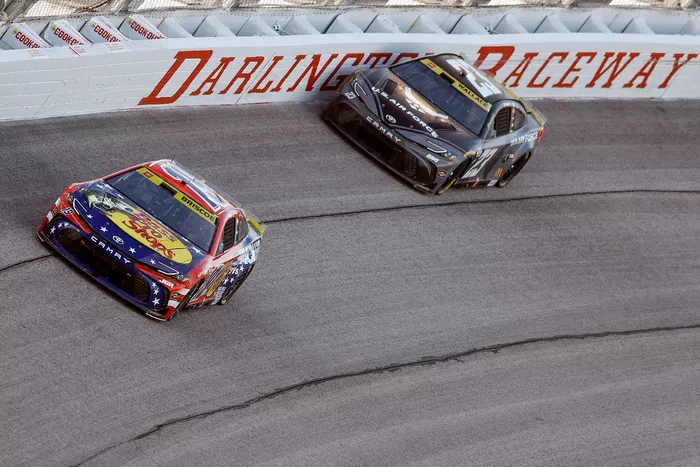 Chase Briscoe, Joe Gibbs Racing Toyota, Bubba Wallace, 23XI Racing Toyota