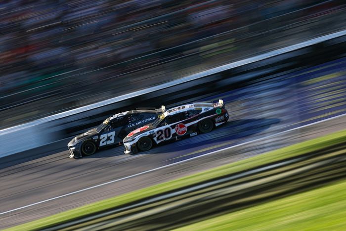 Bubba Wallace, 23XI Racing Toyota, Christopher Bell, Joe Gibbs Racing Toyota