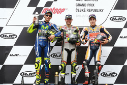 Podium: racewinnaar Cal Crutchlow, Team LCR Honda, tweede plaats Valentino Rossi, Yamaha Factory Rac