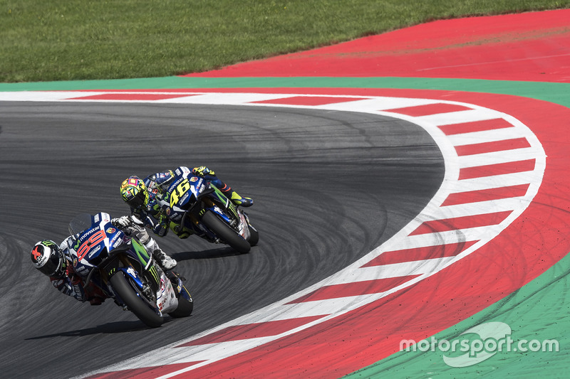 Jorge Lorenzo, Yamaha Factory Racing; Valentino Rossi, Yamaha Factory Racing