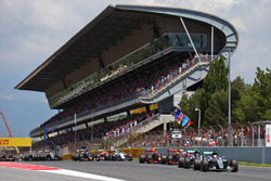 Lewis Hamilton, Mercedes AMG F1 W07 Hybrid voor ploegmaat Nico Rosberg, Mercedes AMG F1 W07 Hybrid b