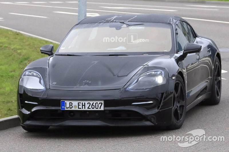 Шпигунське фото Porsche Taycan