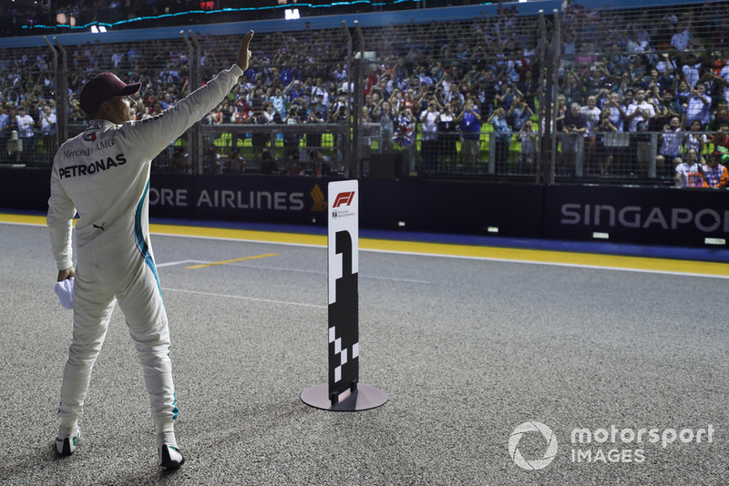 Lewis Hamilton 79. rajtelsősége a Forma-1-ben - F1 2018 - Szingapúri Nagydíj