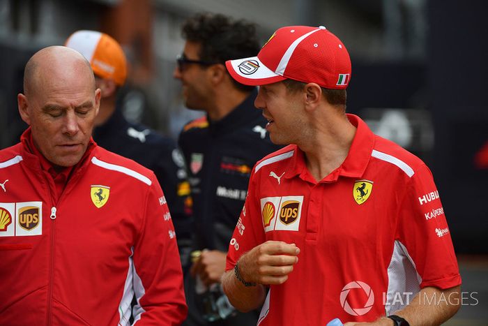 Sebastian Vettel, Ferrari y Jock Clear, ingeniero jefe de Ferrari