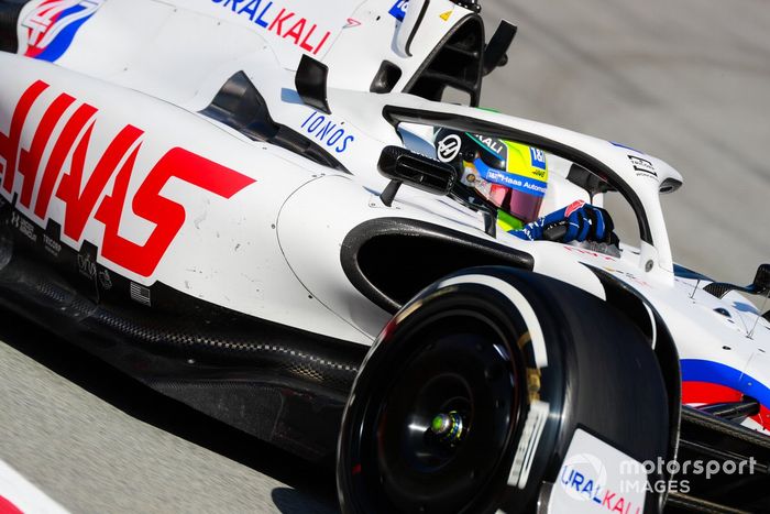 Mick Schumacher, Haas VF-22