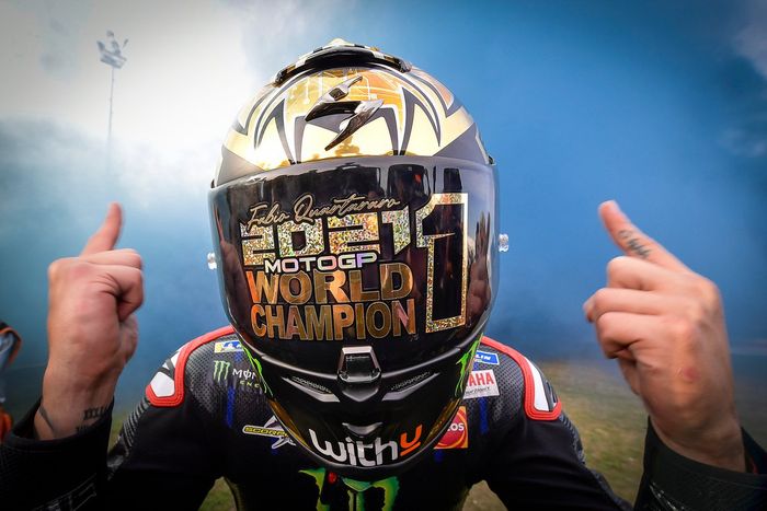 El Campeón del Mundo Fabio Quartararo, Yamaha Factory Racing celebra
