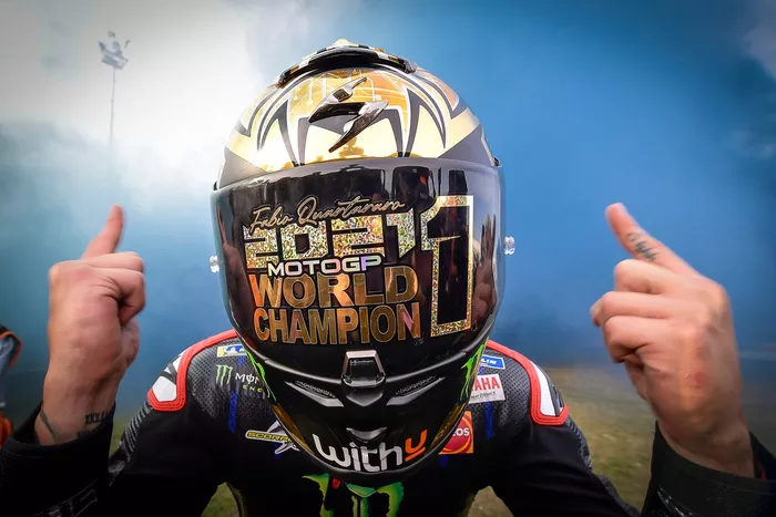 Fabio Quartararo, Yamaha Factory Racing, fête son titre de champion du monde