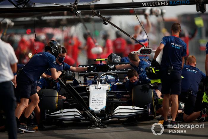 Nicholas Latifi, Williams FW43B, en pits