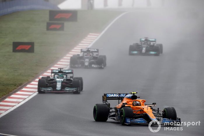 Lando Norris, McLaren MCL35M, Lance Stroll, Aston Martin AMR21, Yuki Tsunoda, AlphaTauri AT02, Lewis Hamilton, Mercedes W12