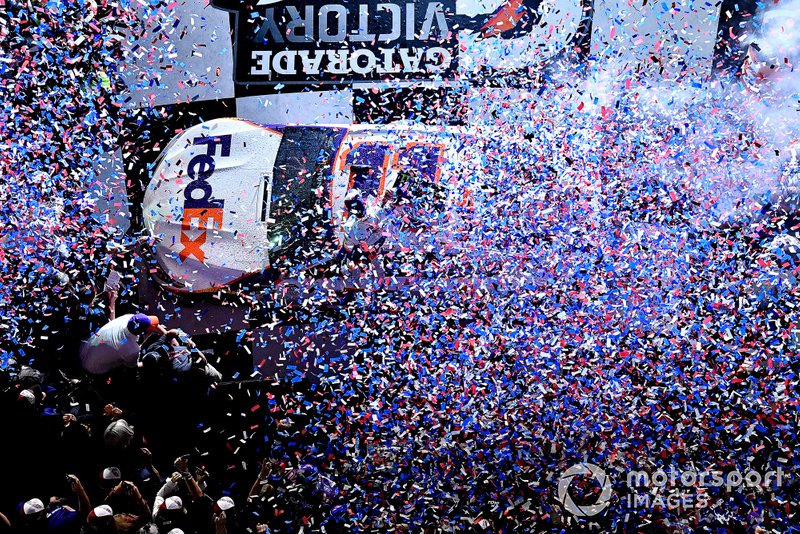1. Denny Hamlin, Joe Gibbs Racing, Toyota Camry FedEx Express
