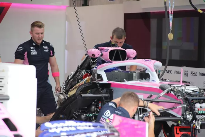 Racing Point RP19, vista da lateral