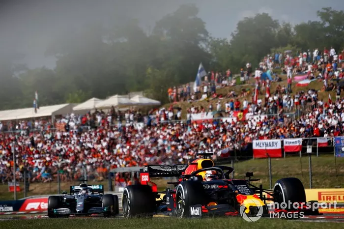 Max Verstappen, Red Bull Racing RB15, Lewis Hamilton, Mercedes AMG F1 W10 