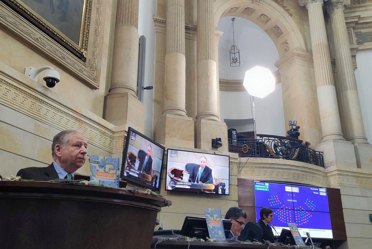  Jean Todt habla ante el Congreso de Colombia durante su visita al país como Enviado Especial del Secretario General de las Naciones Unidas para la Seguridad Vial.