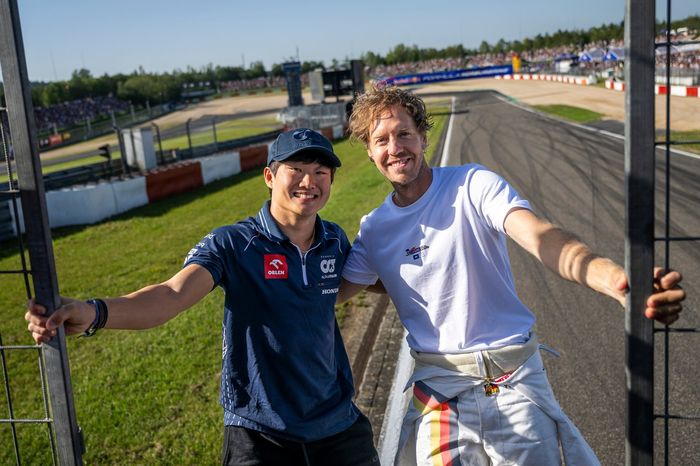 Yuki Tsunoda, Sebastian Vettel