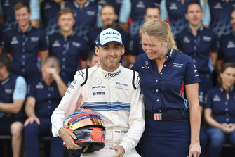 Robert Kubica, Williams and Sophie Ogg, at the Williams Racing Team Photo