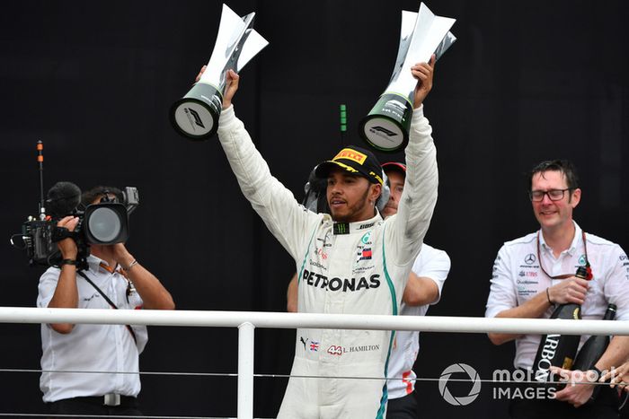 Podio: ganador de la carrera Lewis Hamilton, Mercedes AMG F1 celebra