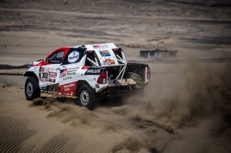#302 Toyota Gazoo Racing SA: Giniel De Villiers, Dirk Von Zitzewitz