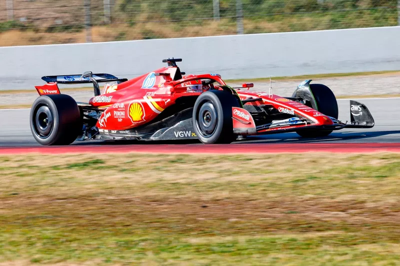 Charles Leclerc, Ferrari SF-24 lors des essais Pirelli