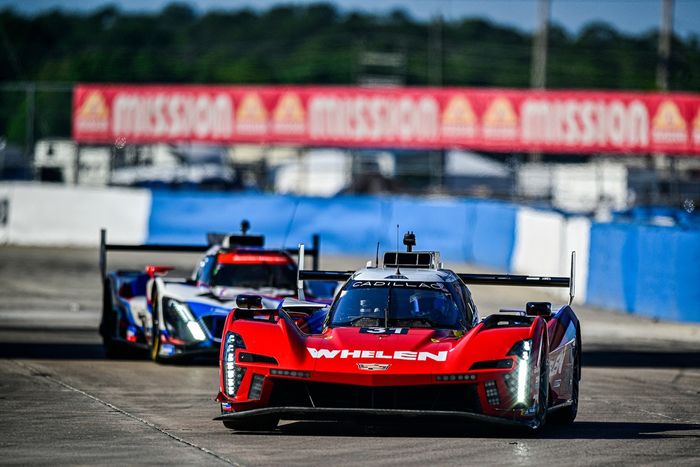 #31 Cadillac Action Express Cadillac V- Series.R: Jack Aitken, Earl Bamber, Frederik Vesti