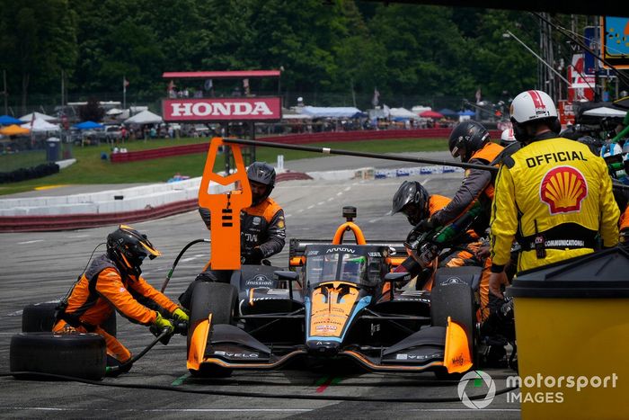 Patricio O'Ward, Arrow McLaren Chevrolet, parada en boxes