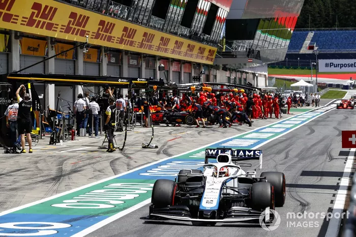 George Russell, Williams FW43, sale de pits