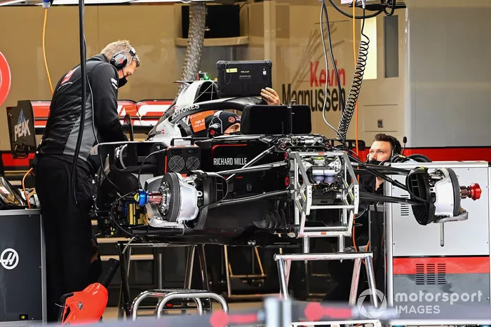 Haas VF-20 