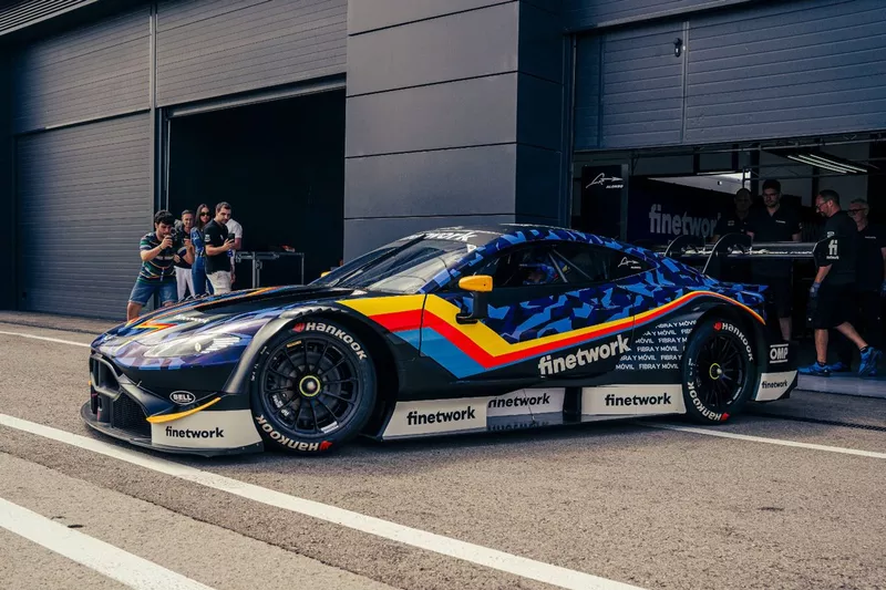 Fernando Alonso teste l'Aston Martin DTM 2019