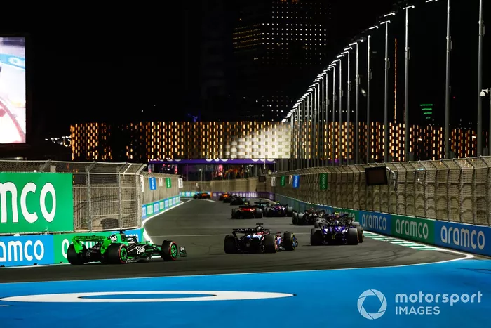 Daniel Ricciardo, RB F1 Team VCARB 01, Esteban Ocon, Alpine A524, Valtteri Bottas, Stake F1 Team Kick Sauber C44
