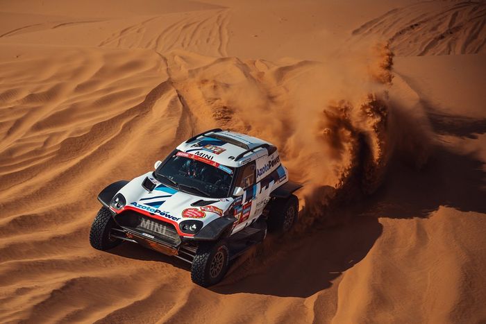 #217 X-raid Mini JCW Team Mini John Cooper Works Rally Plus: Krzysztof Hołowczyc, Łukasz Kurzeja