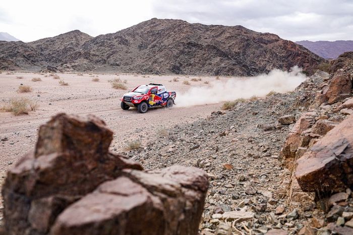 #300 Toyota Gazoo Racing: Nasser Al-Attiyah, Matthieu Baumel