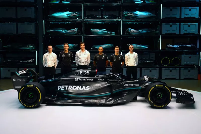 Lewis Hamilton, George Russell, Mick Schumacher, Mercedes Reserve Driver, Toto Wolff, Mercedes F1 Team Team Principal and CEO, Mercedes W14