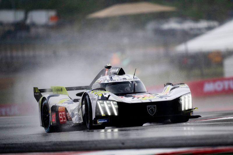 #93 Peugeot Totalenergies Peugeot 9X8: Paul Di Resta, Mikkel Jensen, Jean-Eric Vergne