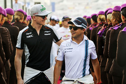 Nico Hulkenberg, Sahara Force India F1 con Felipe Massa, Williams en el desfile de pilotos