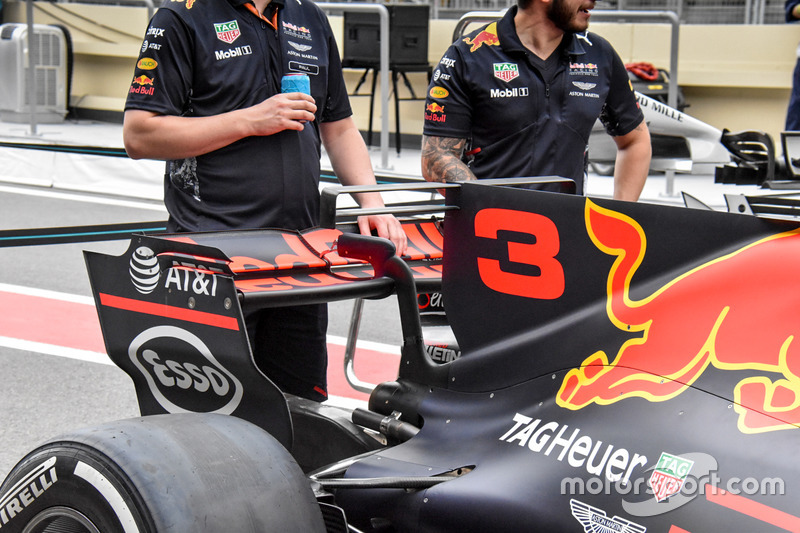 Заднє антикрило Red Bull Racing RB13