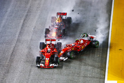 Sebastian Vettel, Ferrari SF70H, Max Verstappen, Red Bull Racing RB13, Kimi Raikkonen, Ferrari SF70H, collide at the start