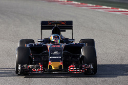 Карлос Сайнс мл., Scuderia Toro Rosso STR11