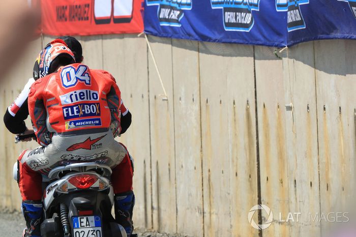 Andrea Dovizioso tras su accidente