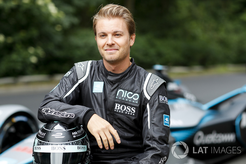 Kampiun Formula 1, Nico Rosberg bersiap turun ke jalan bersama mobil baru Formula E