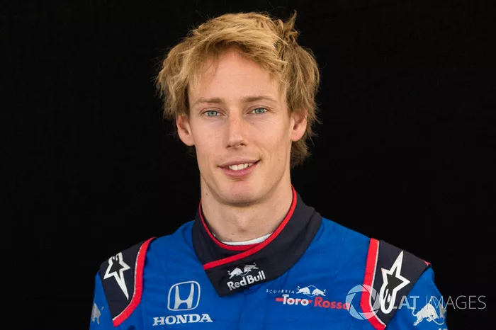 Aunque no es el favorito, la falta de pilotos junior y que Ocon esté vinculado a Mercedes hacen que Brendon Hartley pueda continuar en Toro Rosso